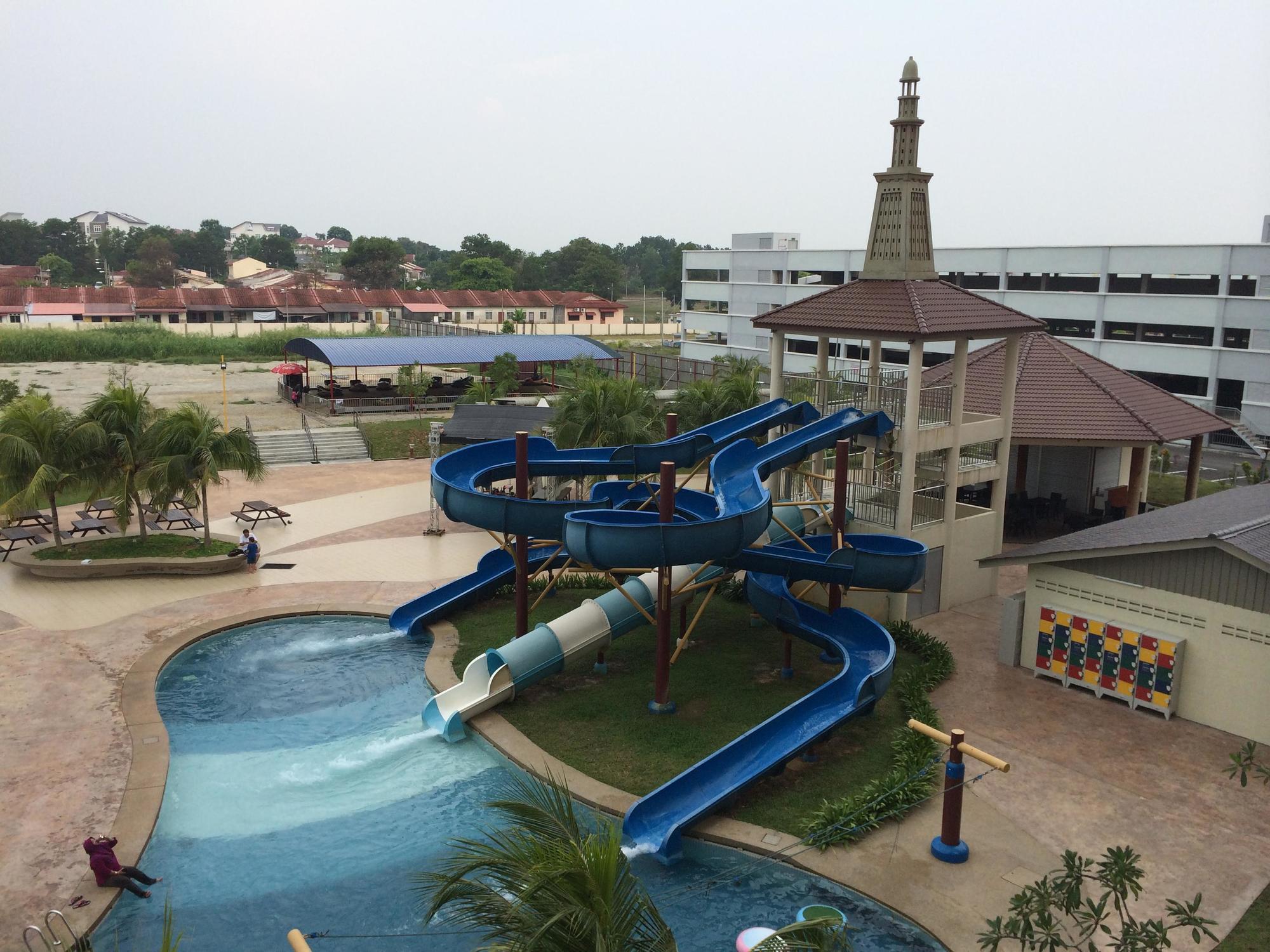 Bayou Lagoon Park Resort Малакка Экстерьер фото